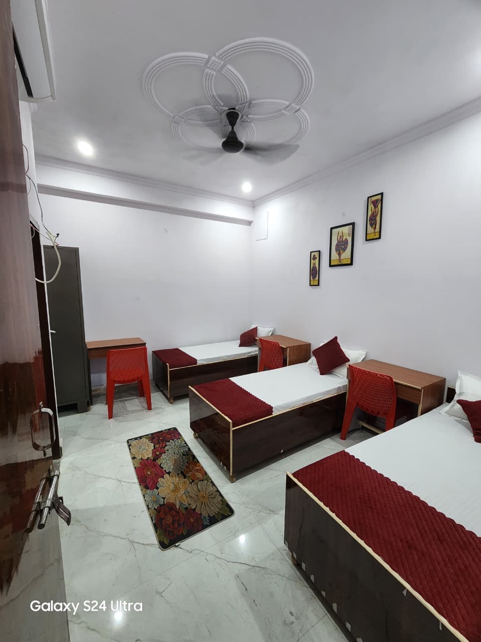 Shree Sawaria House - Girls hostel preview item 1